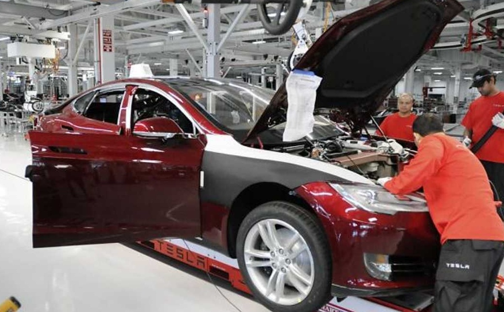 Tesla ferme sa première usine européenne