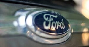 Ford interrompt la production